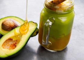 طريقة عمل عصير الأفوكادو بالعسل