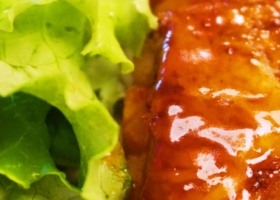 طريقة عمل تندر دجاج مشوي بصلصة العسل والليمون