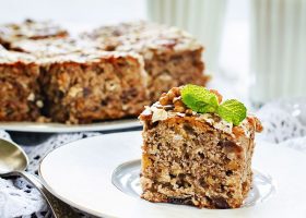 طريقة عمل كيكة التمر بالجوز