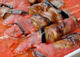 طريقة عمل اسياخ الكفتة بالباذنجان