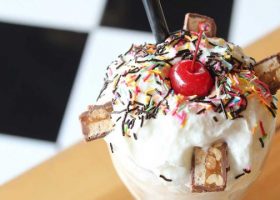 طريقة عمل ميلك شيك سنيكرز