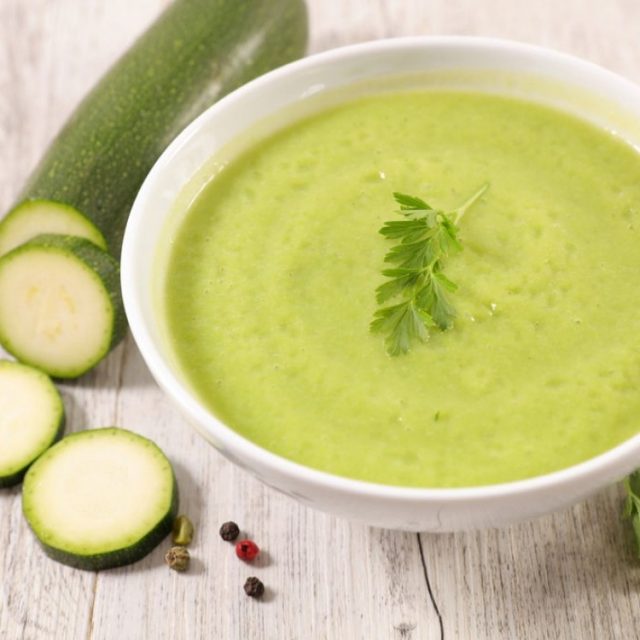 طريقة عمل شوربة الكوسا