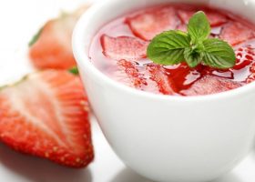 طريقة عمل الجيلي بالبسكويت