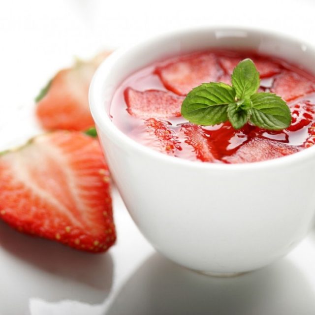 طريقة عمل الجيلي بالبسكويت