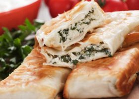 طريقة عمل برك بالجبنة والسبانخ