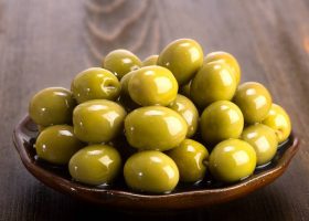 طريقة عمل زيتون اخضر