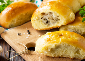 طريقة عمل فطاير الفطر بالبصل