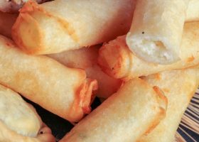 طريقة عمل اصابع الجبن بالرقاق