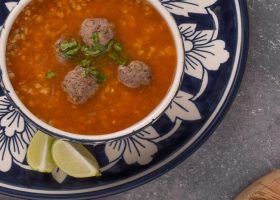 طريقة عمل شوربة الفريكة مع كرات اللحم