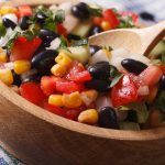 طريقة عمل سلطة الذرة مع الفاصوليا المكسيكية