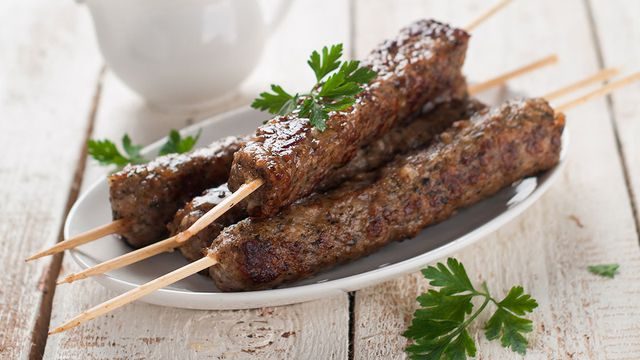 طريقة عمل الكباب بالفرن