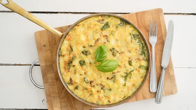 طريقة عمل اومليت البيض والبطاطس