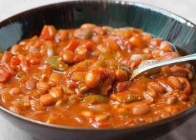 طريقة عمل فول بالصلصة