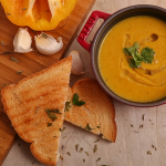 طريقة عمل شوربة الفلفل الأصفر الحلو