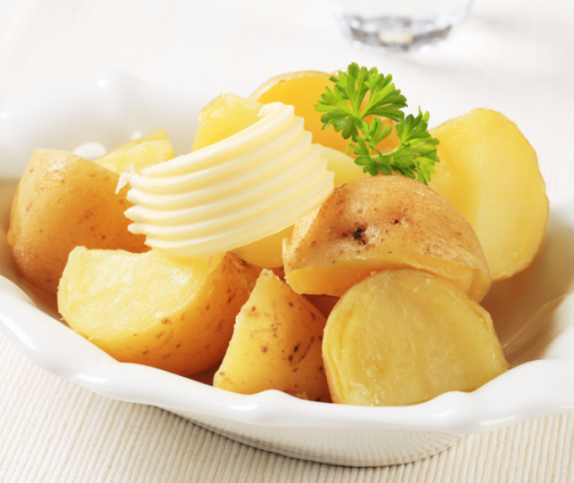 طريقة عمل البطاطس بالزبدة
