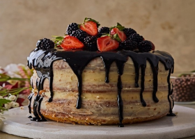 طريقة عمل كيكة التوت بالشوكولاتة
