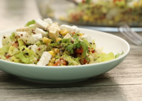 طريقة عمل سلطة الكينوا بالفلفل المشوي