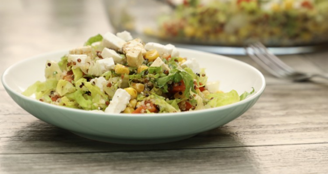 طريقة عمل سلطة الكينوا بالفلفل المشوي