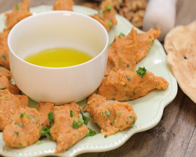 طريقة عمل الكبة النية بدون لحم