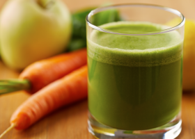 طريقة عمل عصير تفاح وكرفس