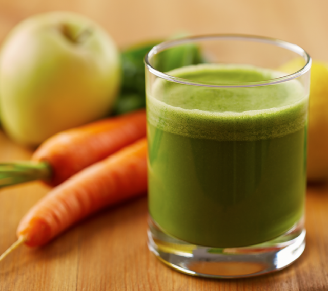 طريقة عمل عصير تفاح وكرفس