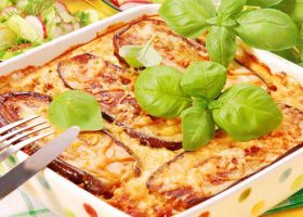 طريقة عمل صينية بطاطس وباذنجان