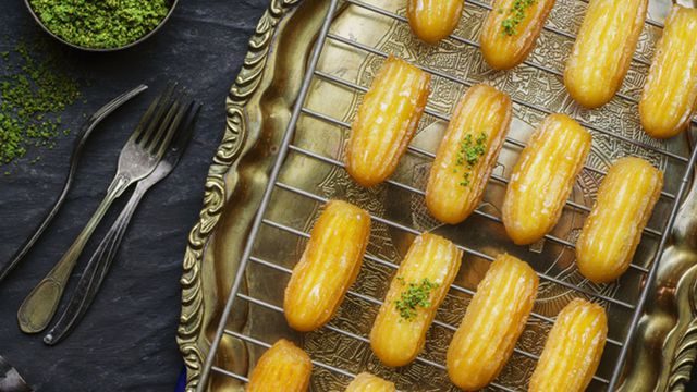 طريقة عمل بلح الشام بالسميد بدون بيض