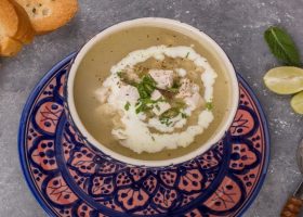 طريقة عمل شوربة الشوفان مع الدجاج والكريما