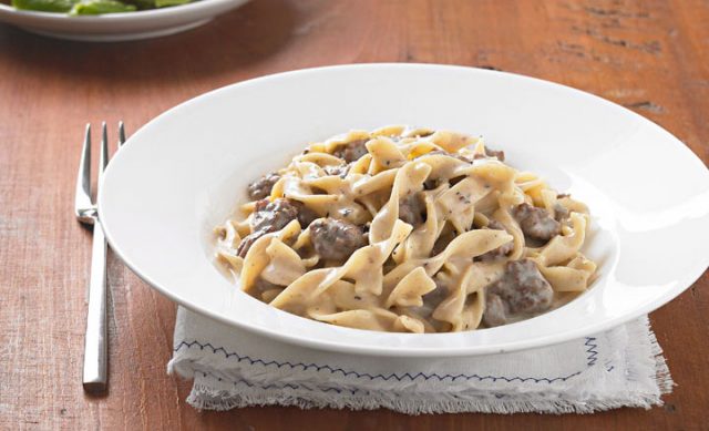 طريقة عمل لحم ستروغونوف مع الجبن الكريمي