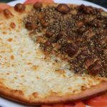 طريقة عمل مناقيش بالزعتر والجبنة