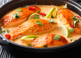 طريقة عمل سلمون بالكاري وجوز الهند