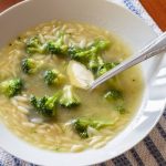 طريقة عمل شوربة لسان العصفور بالبروكلي