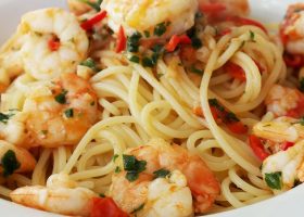 طريقة عمل روبيان بالثوم مع المكرونة