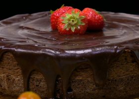 طريقة عمل كيكة الشوكولاتة بالشوفان