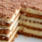 طريقة عمل طبقات البسكويت بالكريمة