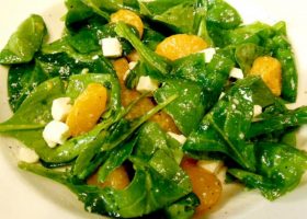 طريقة عمل سلطة السبانخ بالبرتقال