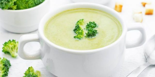 طريقة عمل شوربة البروكلي بالبطاطس
