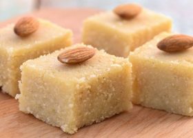 طريقة عمل حلى السميد والحليب المحموس