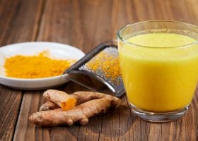 طريقة عمل حليب بالزنجبيل والقرفة