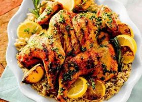 طريقة عمل دجاج بالفرن بالأعشاب والليمون