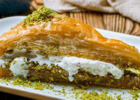 طريقة عمل الجلاش بالقشطة