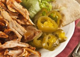 طريقة عمل شاورما الدجاج مثل المطاعم