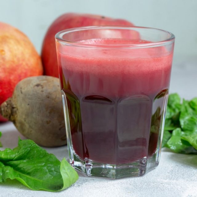 طريقة عمل عصير الشمندر والرمان