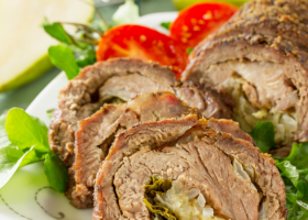 طريقة عمل ستيك محشي بالجبن والريحان