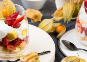 طريقة عمل حلى كاسات بالكيك الجاهز