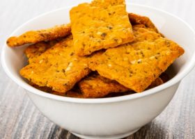 طريقة عمل بسكوت مالح بالزعتر