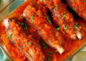 طريقة عمل صينية الموزات والبطاطس