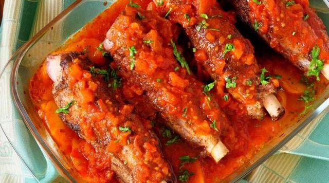 طريقة عمل صينية الموزات والبطاطس