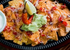 طريقة عمل سلطة الناتشوز بالأفوكادو