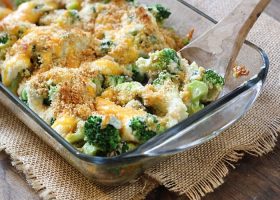 طريقة عمل صينية قرنبيط وبروكلي في الفرن